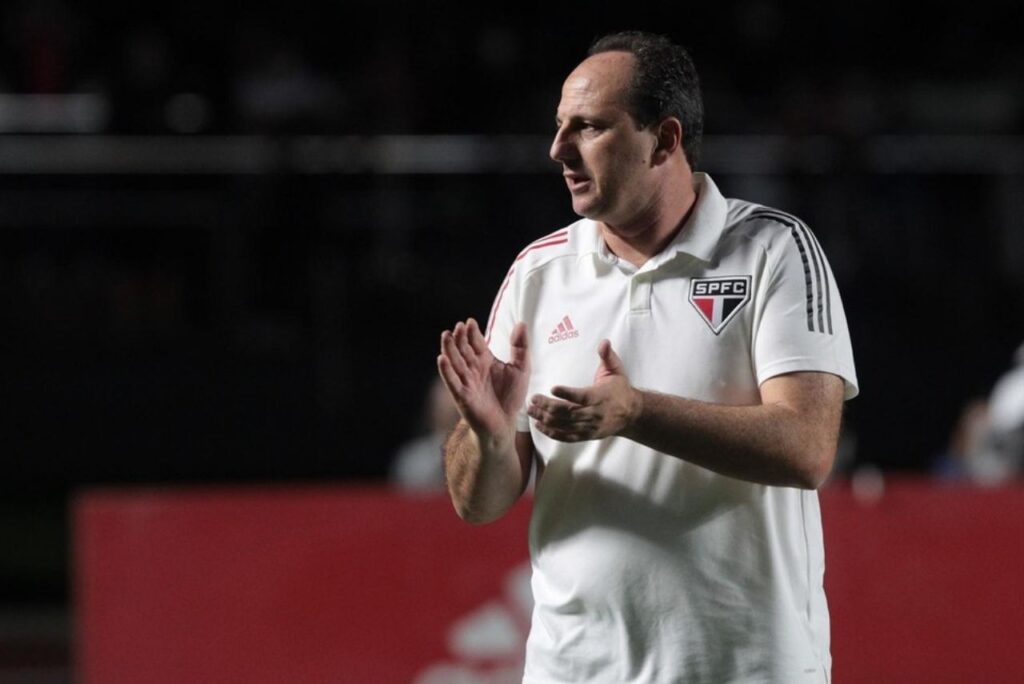 Treinador Rogério Ceni em treino do São Paulo em 2021