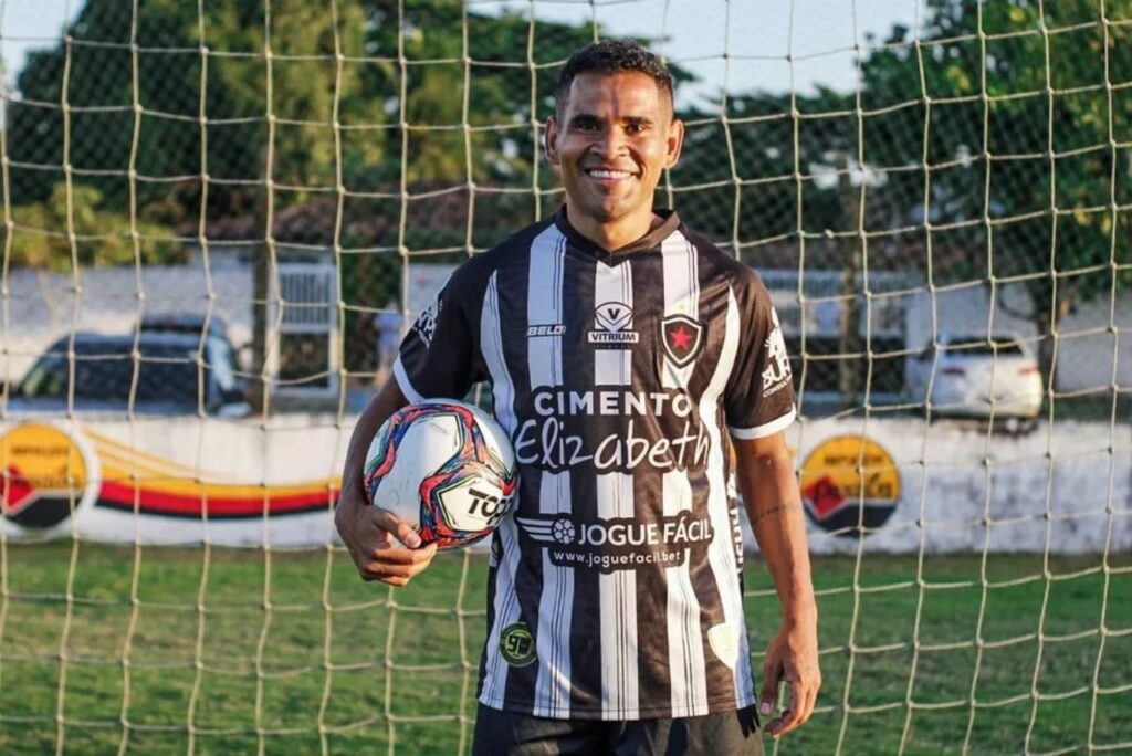 Éderson, Botafogo-PB (Chape)