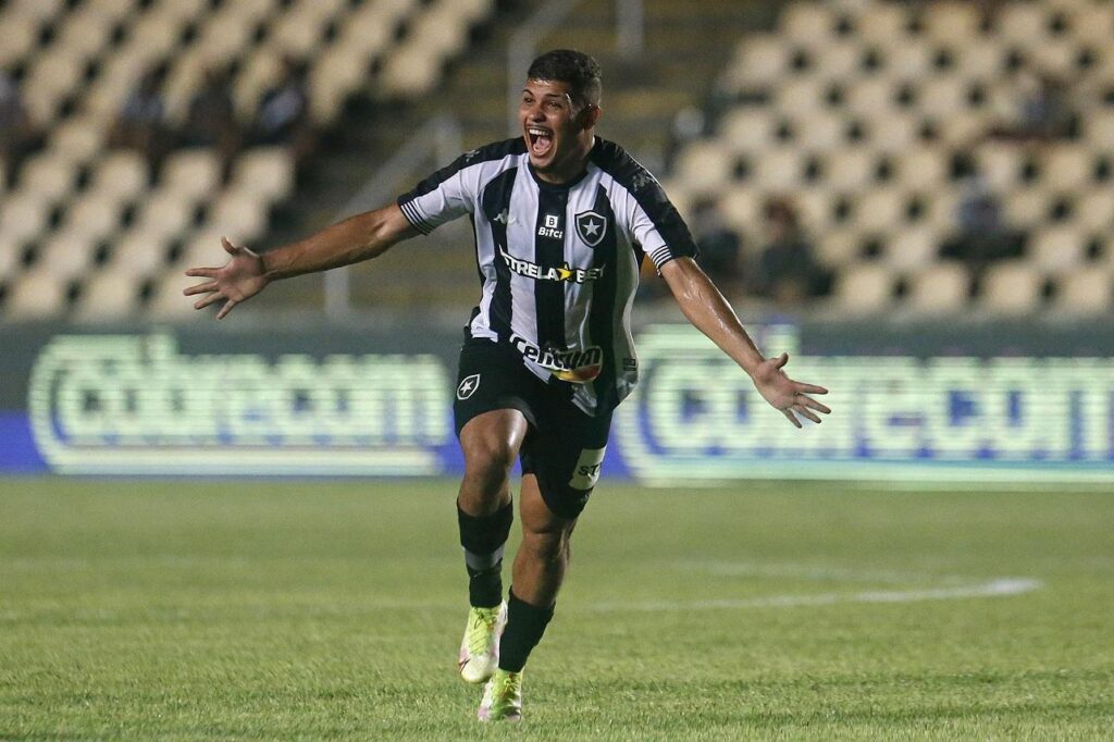 Botafogo acerta a saída de Erison por empréstimo