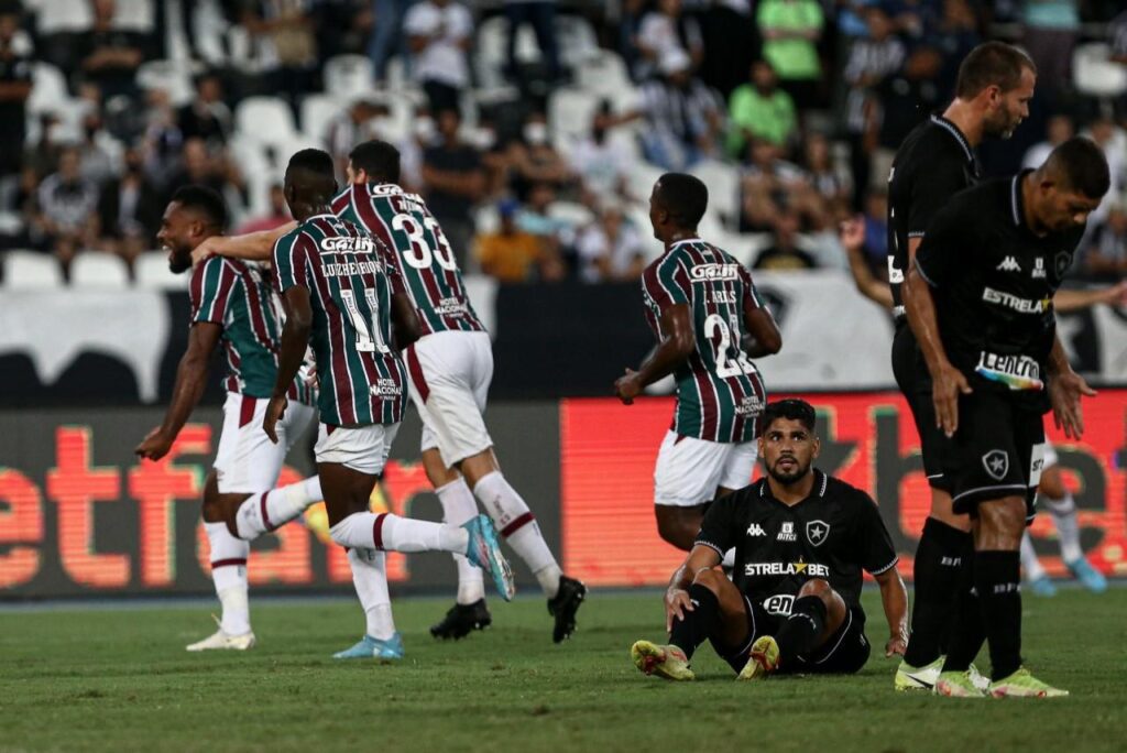 Fluminense vence Botafogo pelo Carioca