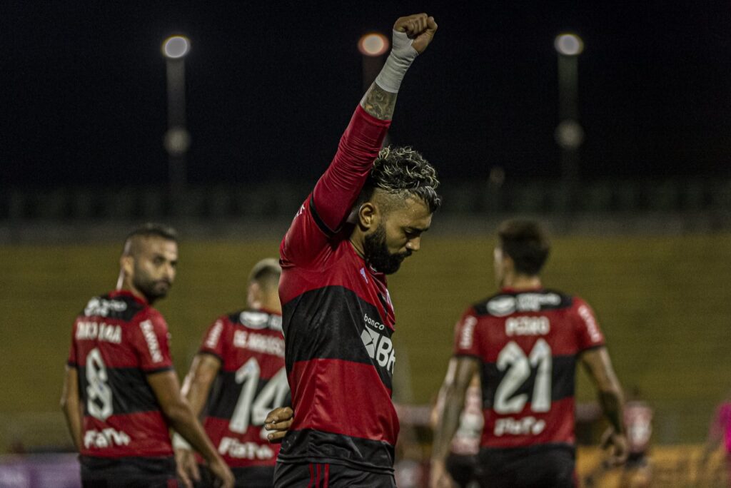 Artilheiro Brasileiro na Libertadores: Atacante Gabriel Barbosa, do Flamengo, comemora gol contra o Fluminense em 2022