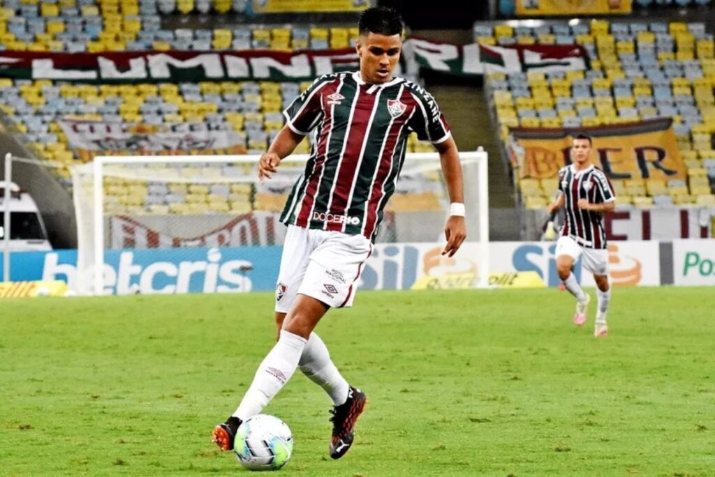 Volante Matheus Nascimento, emprestado pelo Fluminense ao Náutico