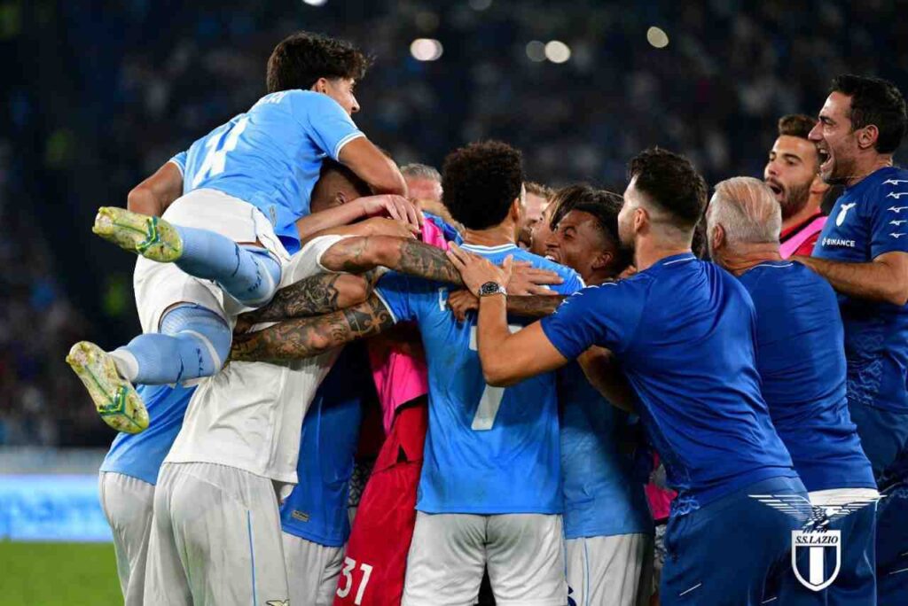 Com gol brasileiro, Lazio bate Inter de Milão e vira líder no italiano