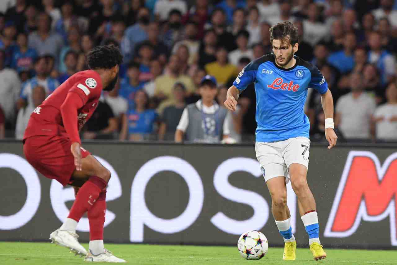 Na Itália, Napoli atropela Liverpool pelo grupo A da Champions League