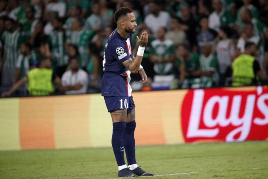 Em alta, Neymar vence prêmio de melhor jogador da Ligue 1 em agosto