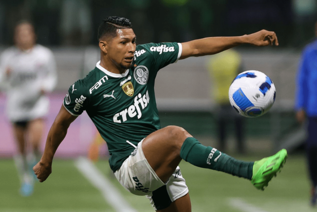 Atacante Rony, do Palmeiras
