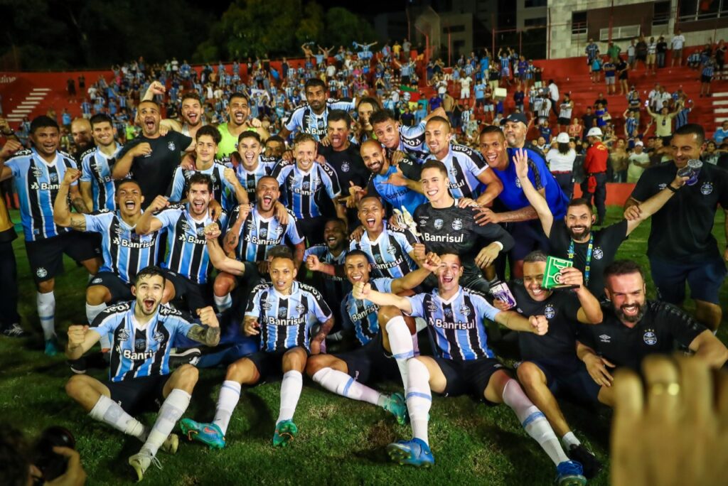 Grêmio vence Náutico nos Aflitos e retorna à Série A
