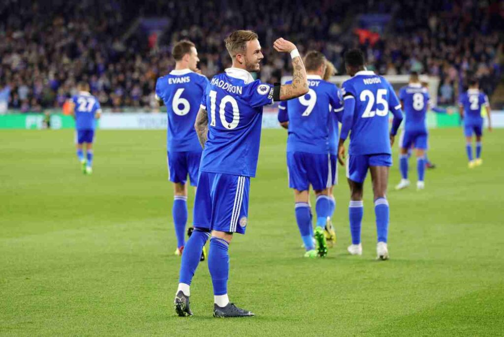 Leicester goleia Nottingham Forest e vence a 1ª na Premier League