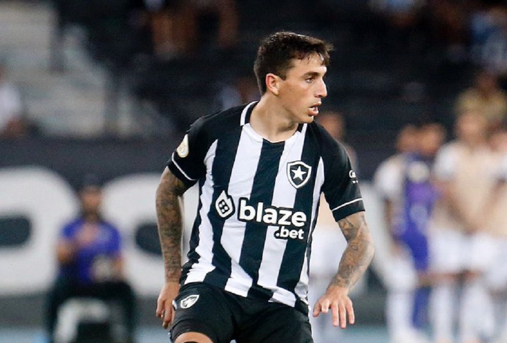 Atlético-MG encaminha acerto com lateral ex-Internacional e Botafogo