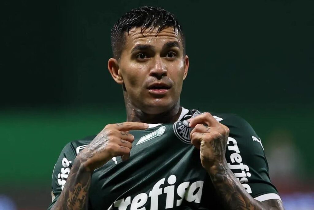 Atacante Dudu em jogo do Palmeiras