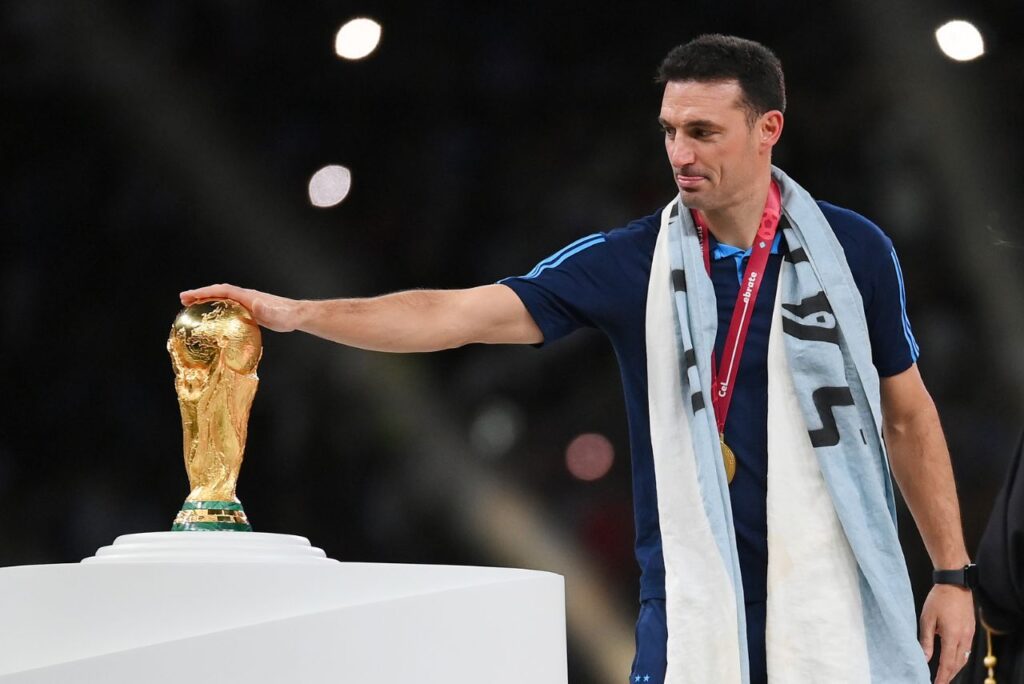Argentina renova com Scaloni até a Copa do Mundo de 2026