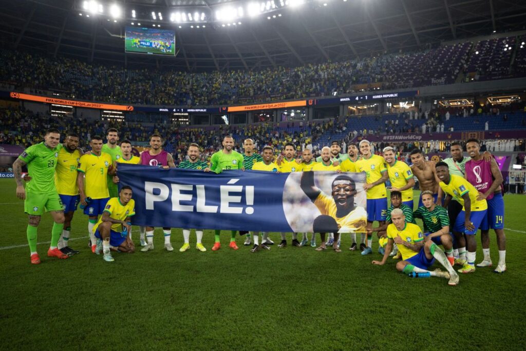 Seleção Brasileira homenageia Pelé