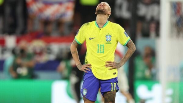 Neymar lamenta em jogo da Seleção Brasileira na Copa do Mundo 2022