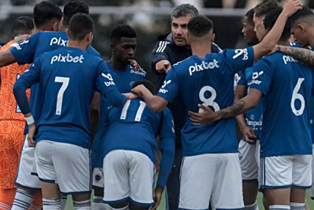 No dia do aniversário, Cruzeiro goleia Comercial-MS em estreia na Copinha 2023