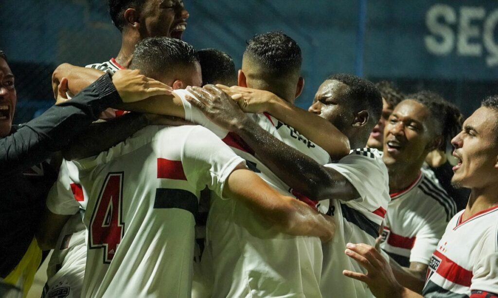 São Paulo goleia Porto Velho na estreia da Copinha