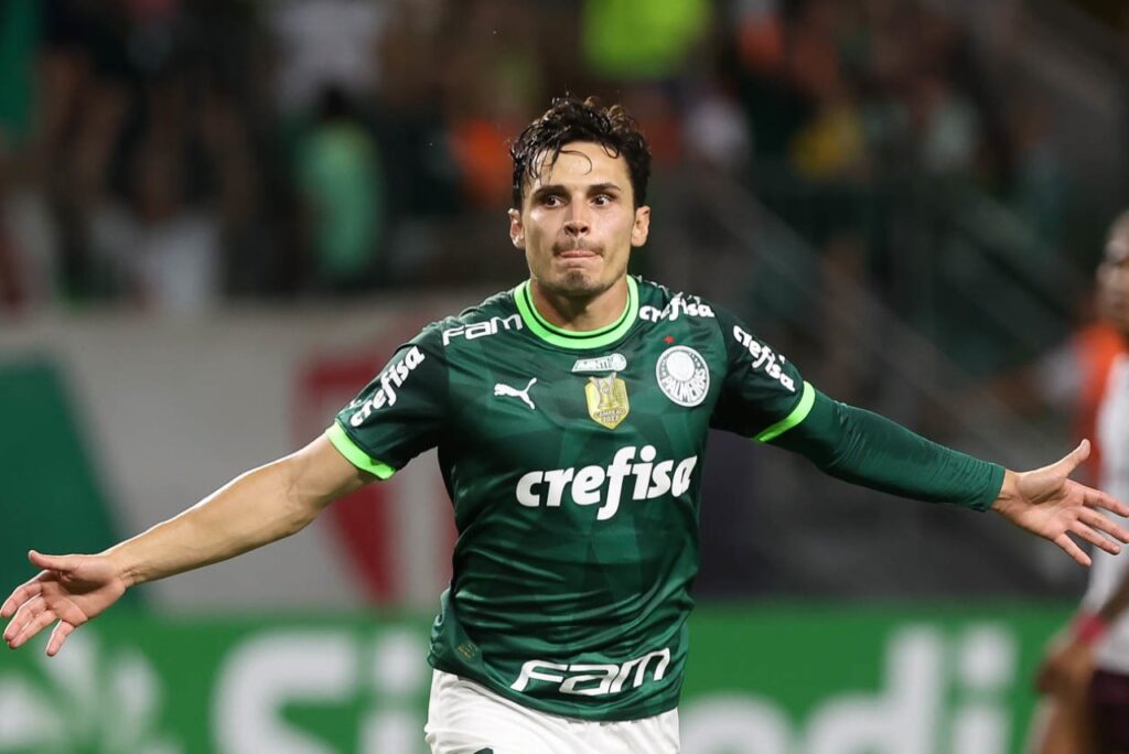 Raphael Veiga, do Palmeiras, comemora gol