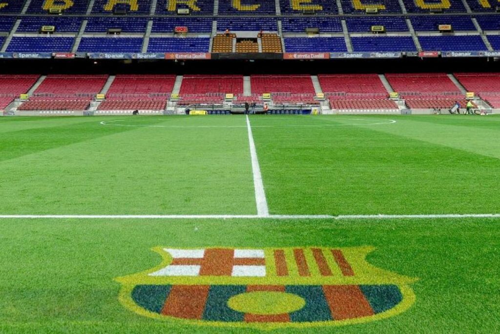 Escudo do Barcelona no Camp Nou
