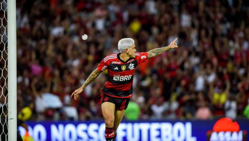 Pedro marca e Flamengo vence Boavista