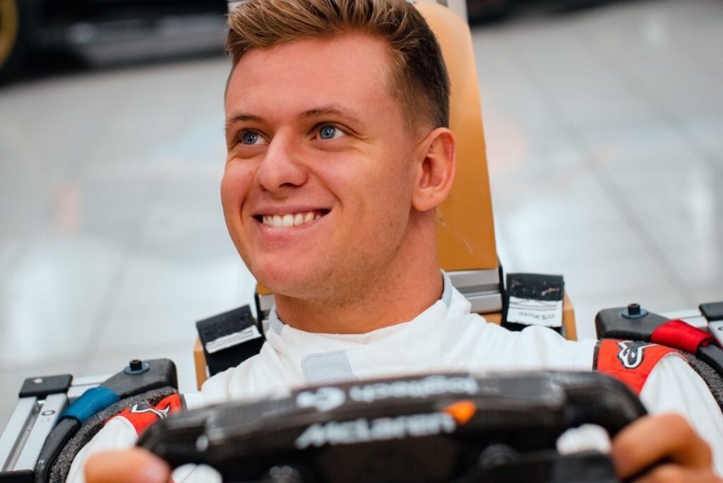 Piloto alemão Mick Schumacher em teste na McLaren