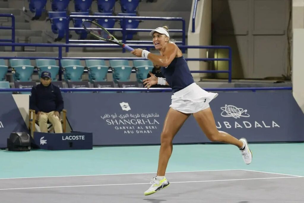 Bia Haddad Maia em jogo do WTA 500 de Abu Dhabi