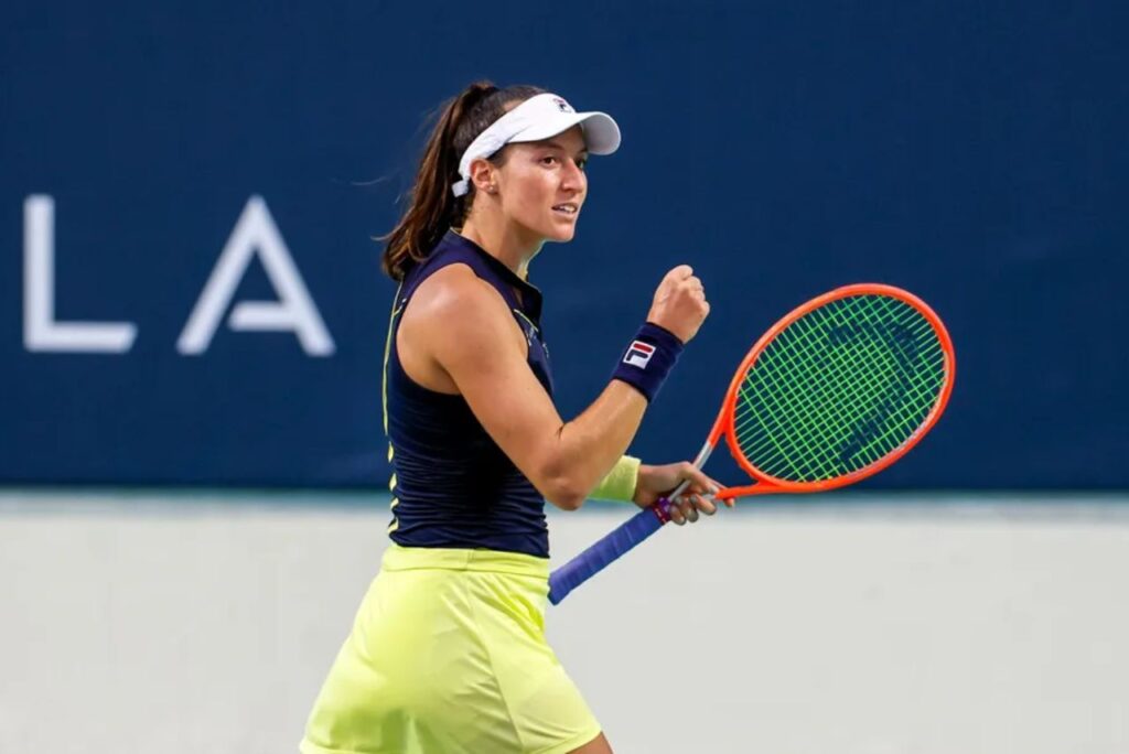 Tenista brasileira Luisa Stefani, no Abu Dhabi Open