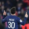 Messi no Al Hilal? TV crava ida do craque e mais 2 do Barça para futebol árabe - Messi, do PSG, de costas comemora e aponta para os céus em comemoração