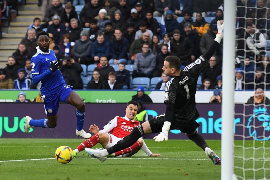 Arsenal ganha do Leicester com gol de brasileiro e dispara na liderança do Inglês - Gabriel Martinelli