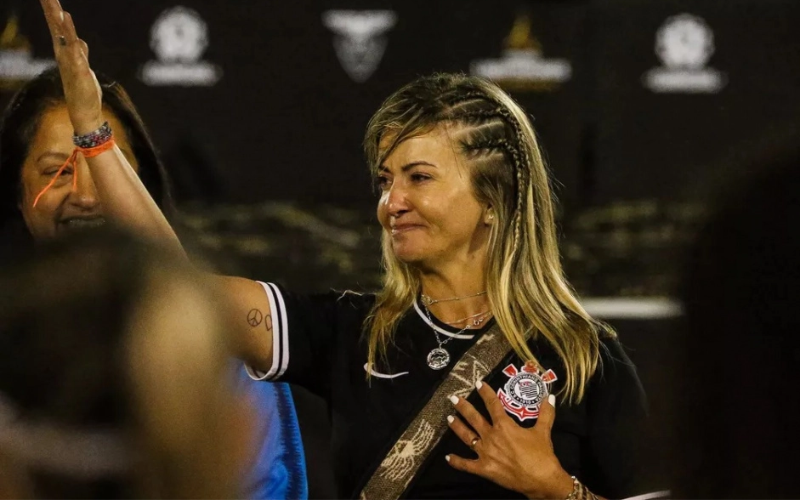 Diretoria do futebol feminino do Corintinhas revela desejo de assumir presidência do clube.