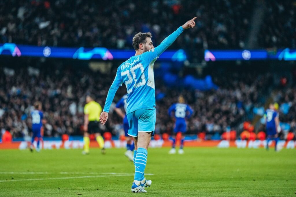 Meia Bernardo Silva comemora gol pelo Manchester City na Champions League