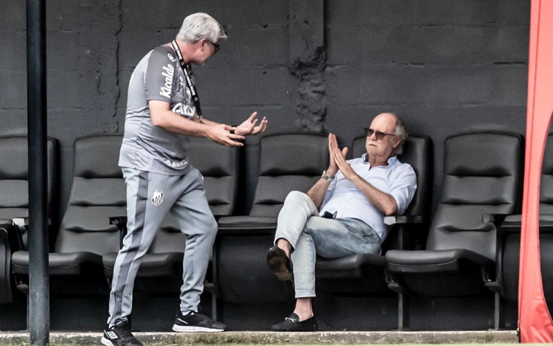 Com Odair Hellmann e Falcão, Santos discute temporada.