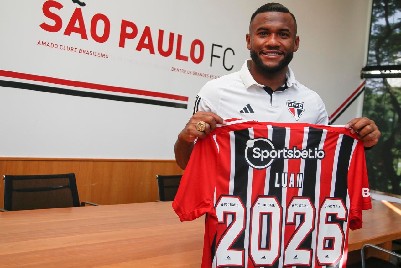 Jogador Luan do São Paulo renova até 2026: Volante Luan segura camisa do São Paulo com ano 2026