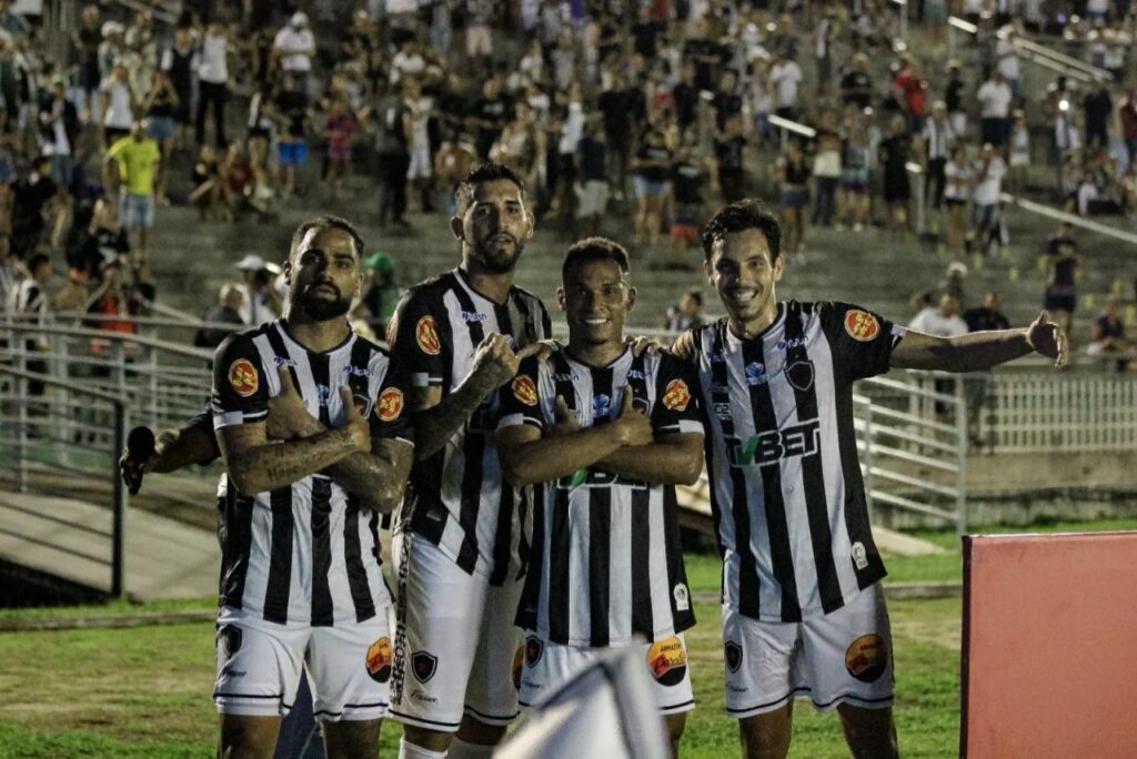 Figueirense x Botafogo-PB