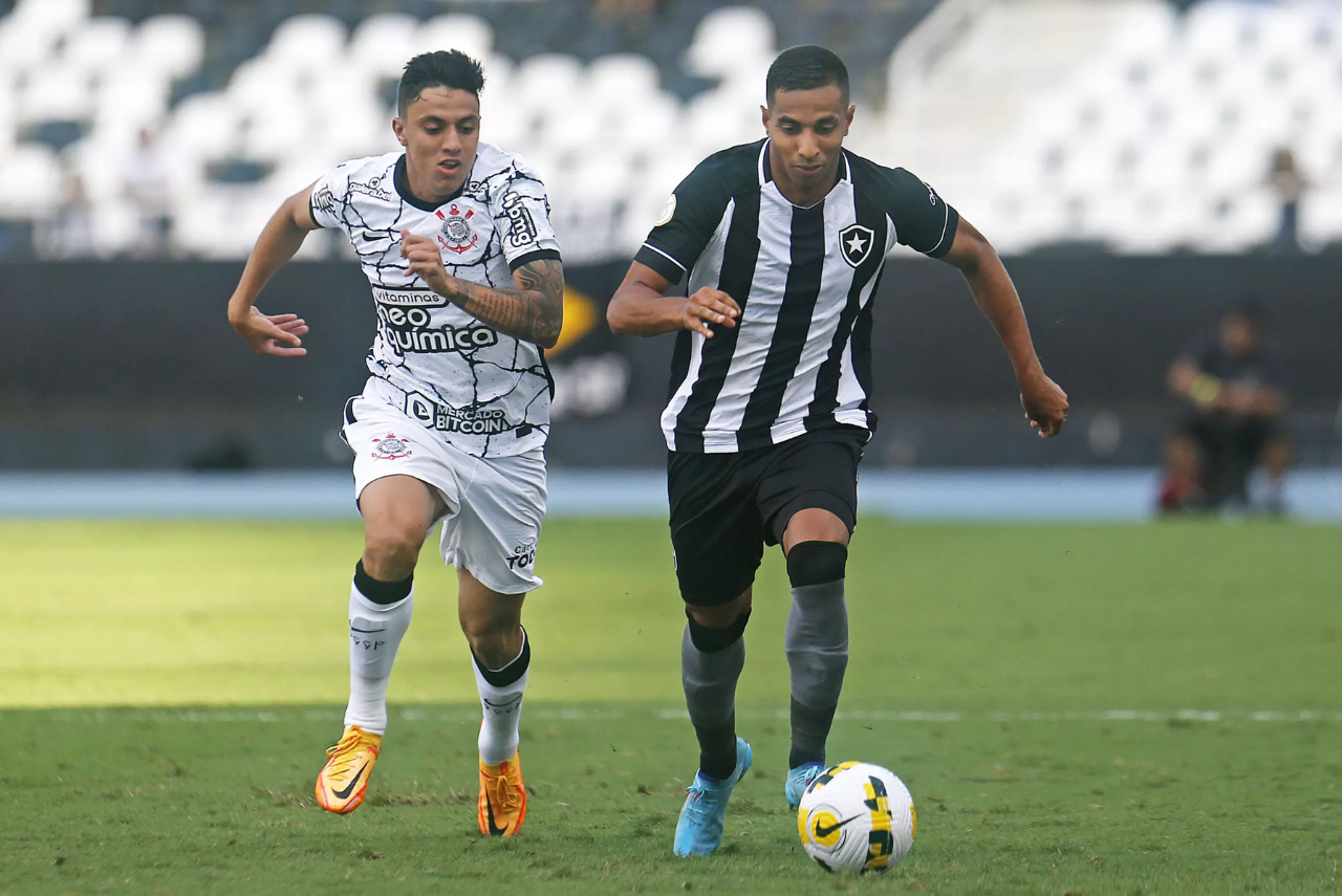 Lance do jogo Botafogo x Corinthians no Brasileirão 2022