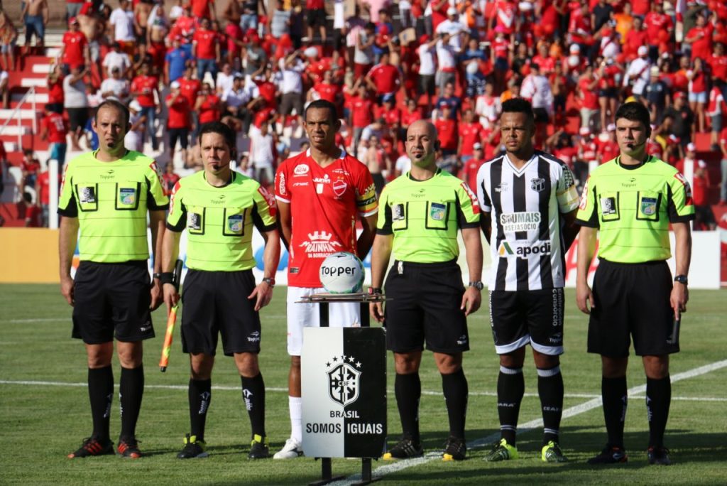 Lance do jogo Vila Nova x Ceará na Série B 2017