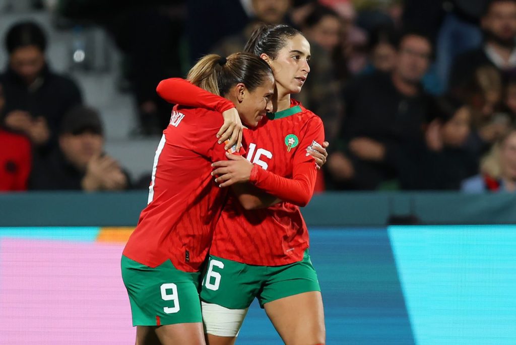 Jraïdi e Lahmari comemoram gol do Marrocos contra a Colômbia na Copa do Mundo Feminina 2023