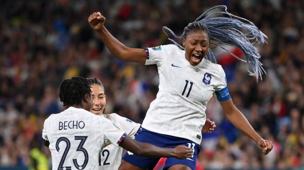 Kadidiatou Diani comemora hat-trick pela França contra o Panamá na Copa do Mundo Feminina 2023