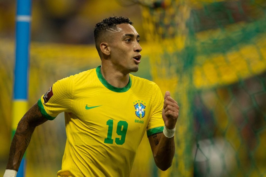 Atacante Raphinha em jogo da Seleção Brasileira, em 2021