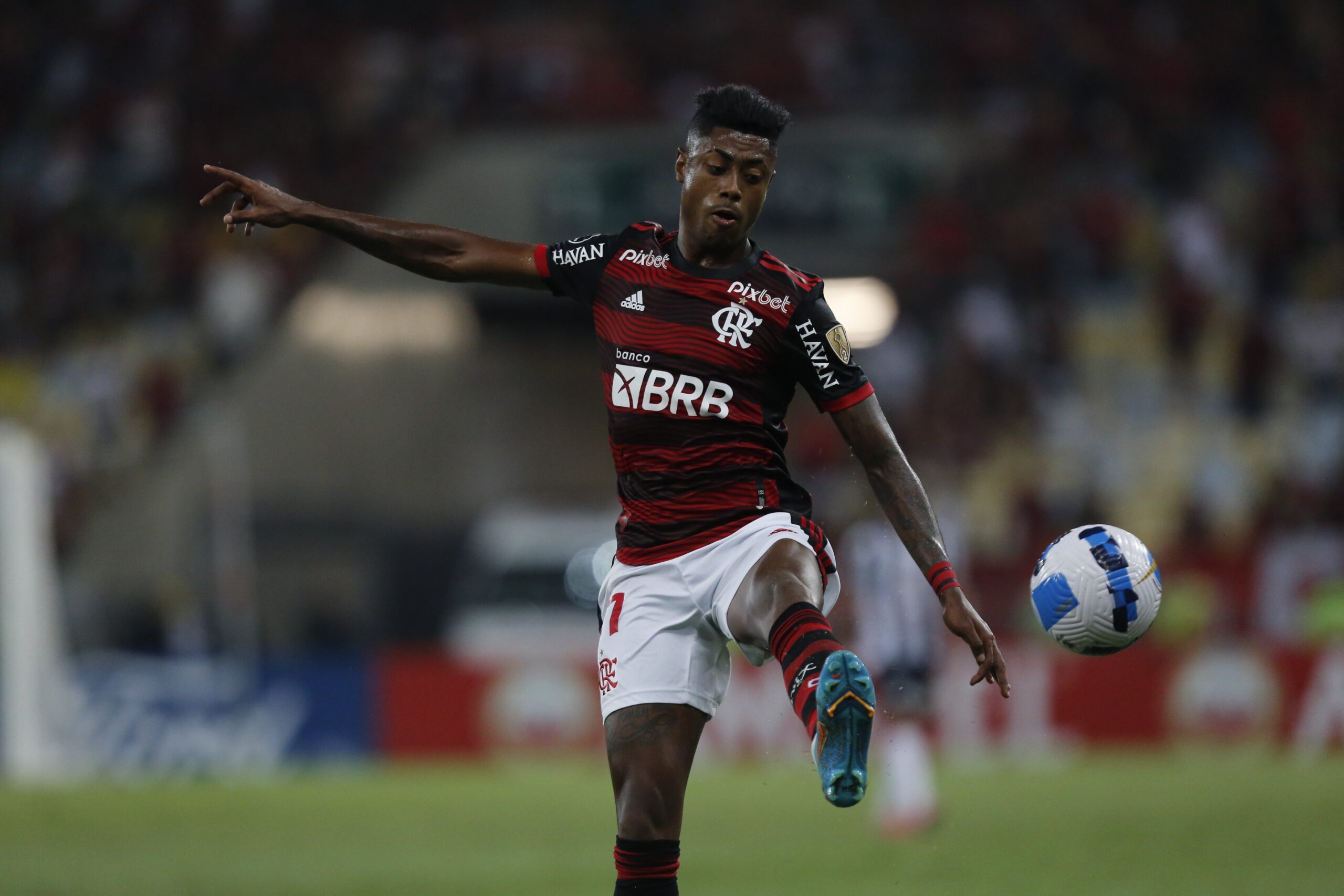 Atacante Bruno Henrique em jogo do Flamengo em 2022