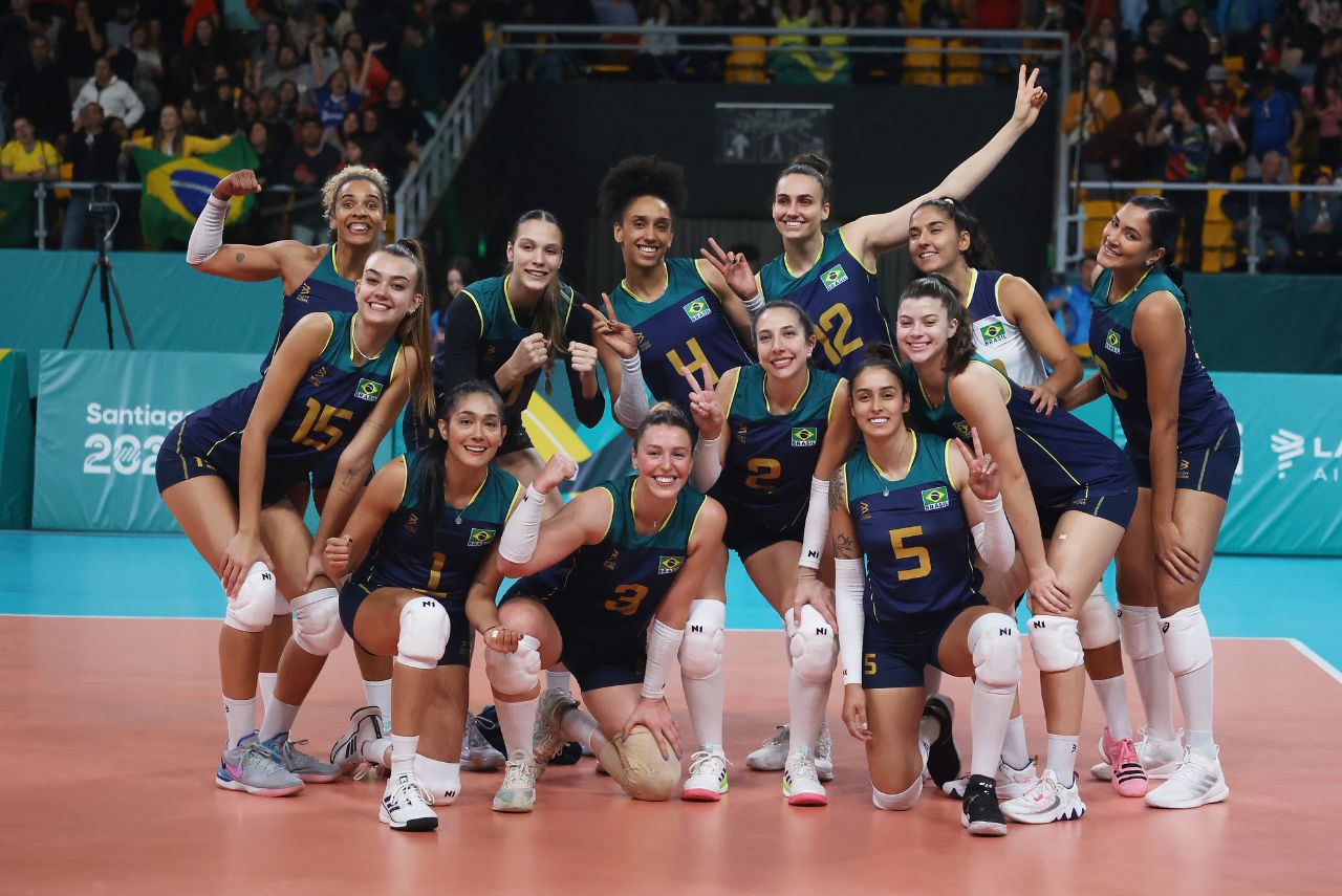 De reserva a destaque: Sabrina comanda vôlei feminino do Brasil no  Pan-Americano - Esportes - R7 Pan-Americanos