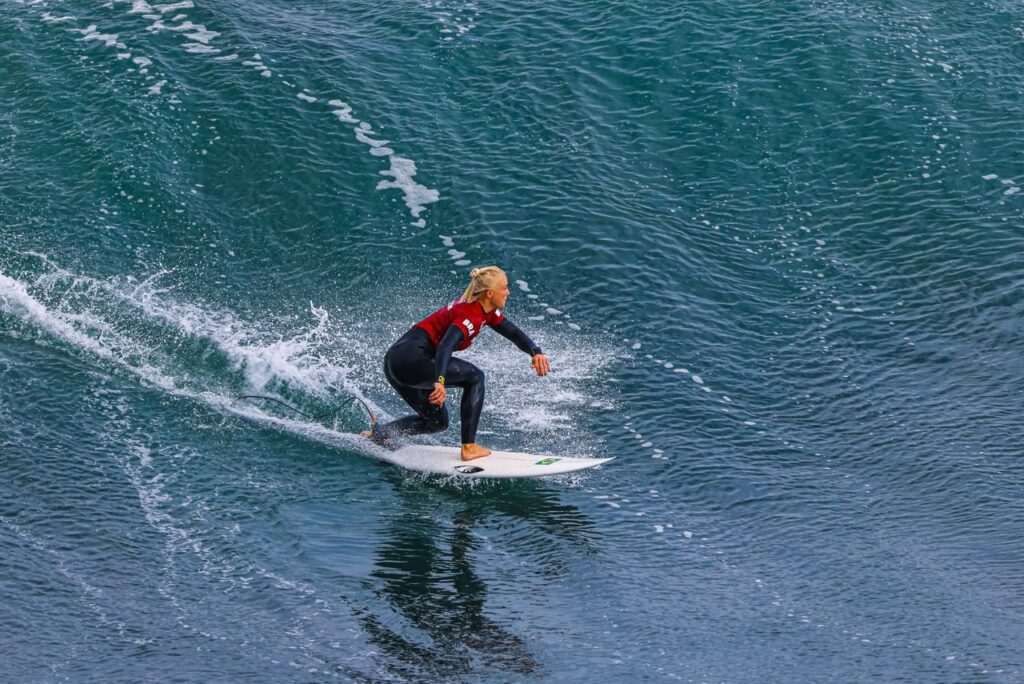 Surfista Tatiana Weston Webb em prova do Pan-Americano Santiago 2023