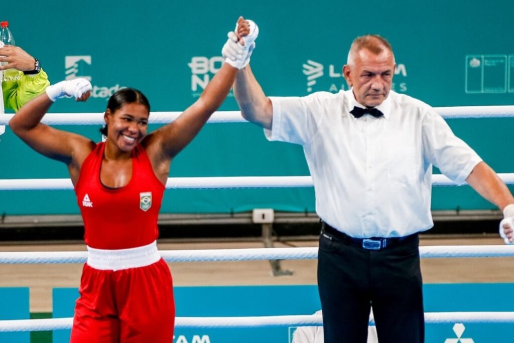 Pugilista Viviane Pereira em luta do boxe no Pan-Americano 2023