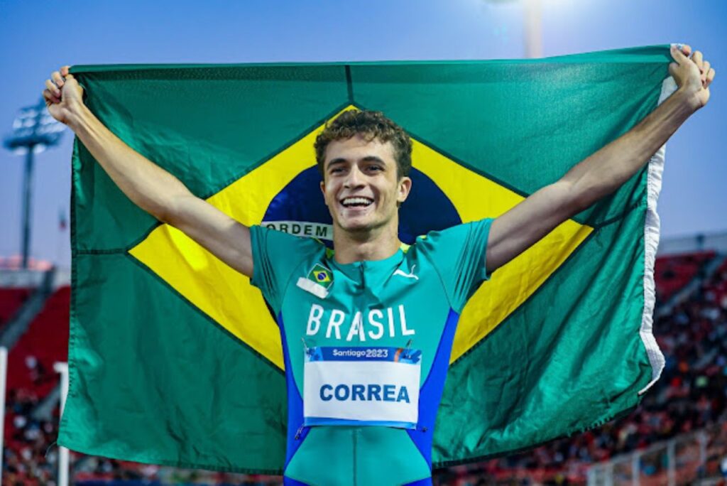 Renan Gallina com bandeira do Brasil no Pan-Americano Santiago 2023