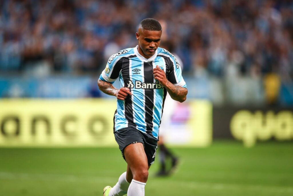 Douglas Costa, ex-Grêmio