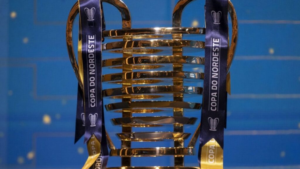 Veja os duelos das quartas de final da Copa do Nordeste 2023 - Foto da taça da Copa do Nordeste