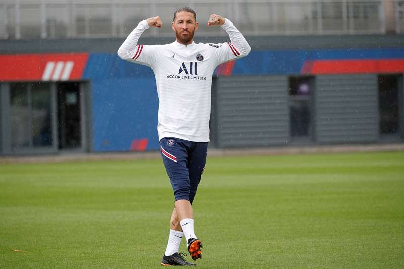 Zagueiro Sergio Ramos em treino do PSG em 2021