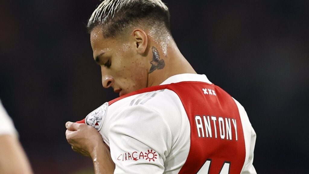 Ajax rejeita oferta do Manchester United por Antony