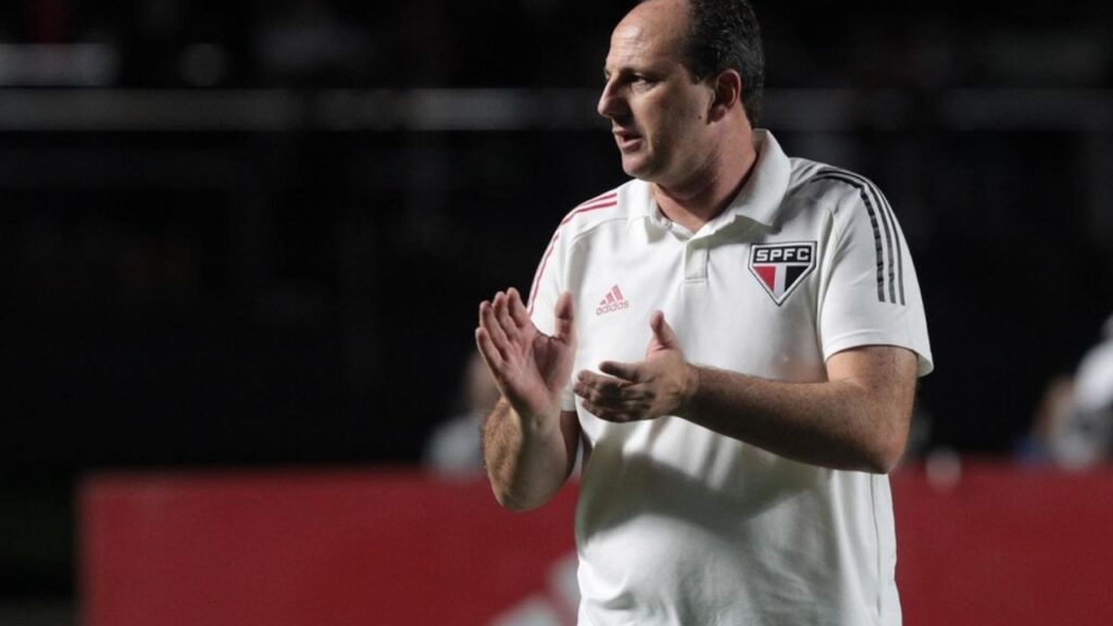 Treinador Rogério Ceni em treino do São Paulo em 2021