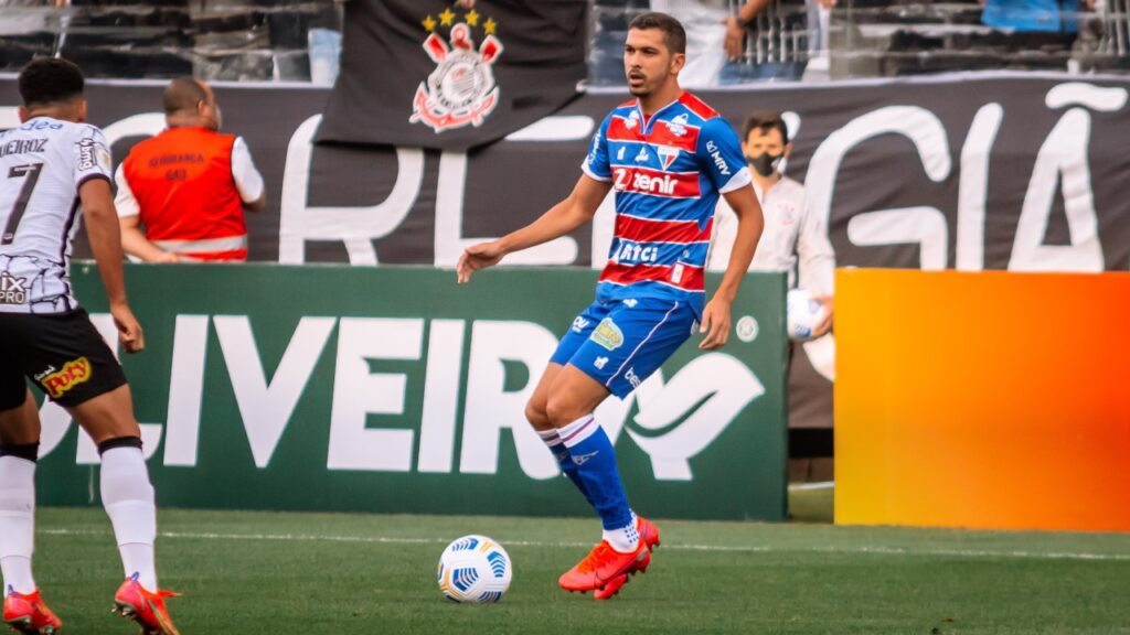 Bruno Melo fica perto de acerto com o Corinthians