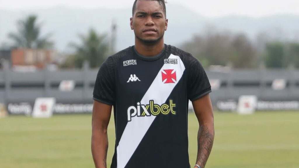 Luís Cangá, zagueiro do Vasco