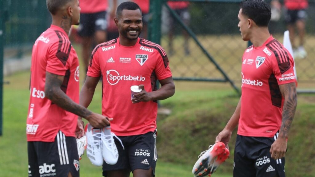 Nikão, do São Paulo